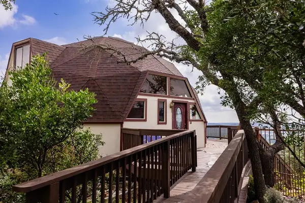 317 Loma Vista Dr, Kerrville, TX 78028