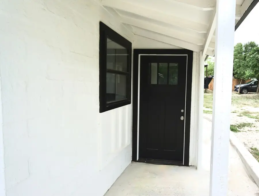 110 Fourth St, Ingram, TX 78025 - #3