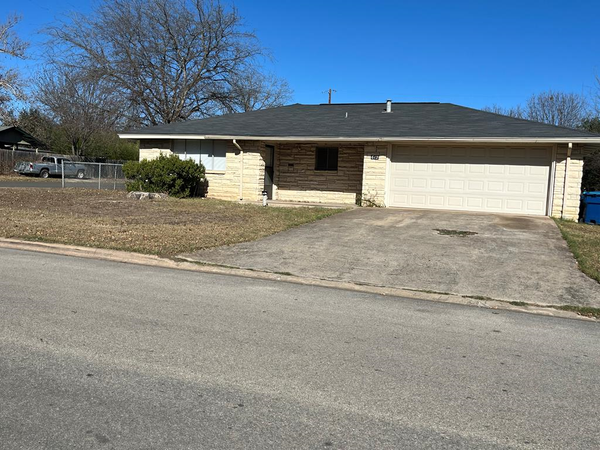 612 Bluebonnet Dr, Kerrville, TX 78028