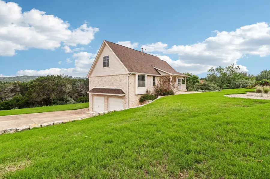 604 West Crest Dr, Kerrville, TX 78028 - #2