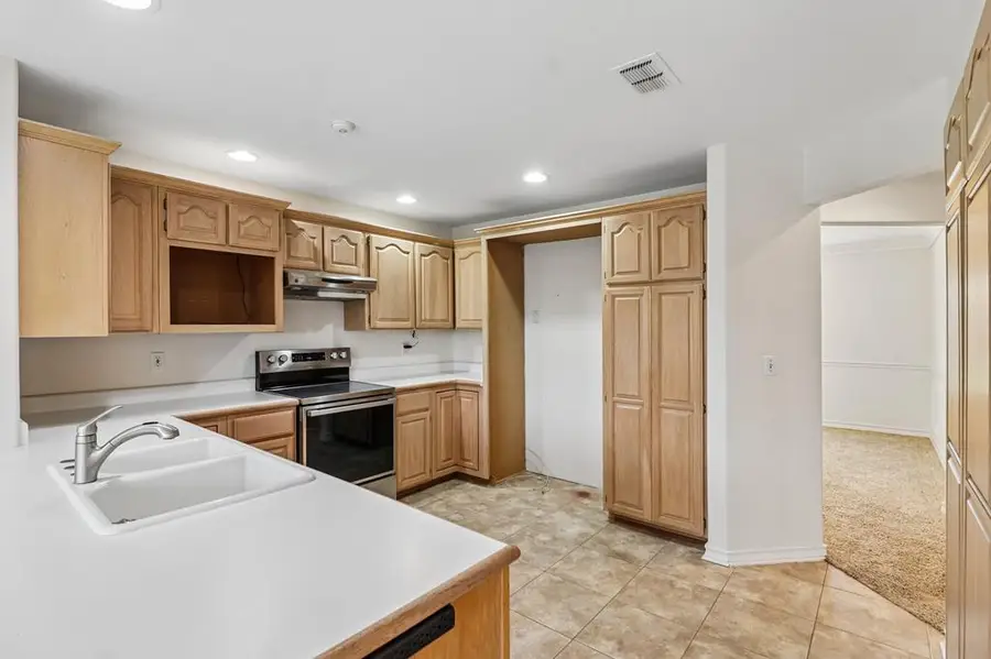604 West Crest Dr, Kerrville, TX 78028 - #3