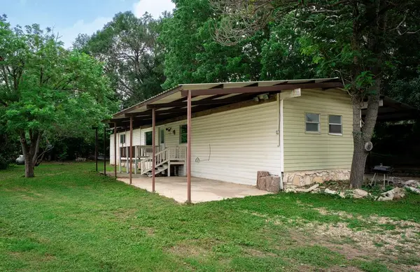 145 W Omega Plaza, Ingram, TX 78025