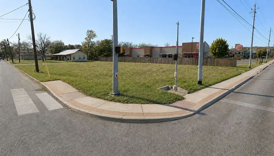 625 Sidney Baker, Kerrville, TX 78028 - #2