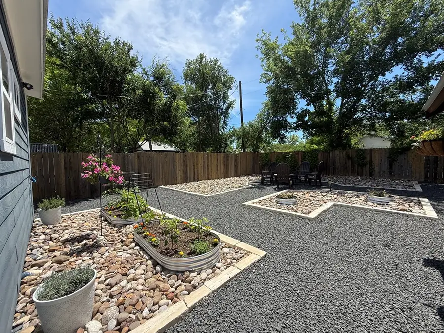 503 Lucille St, Kerrville, TX 78028 - #3