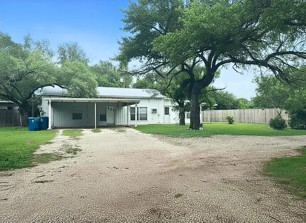 610 S Guadalupe St, Kerrville, TX 78028