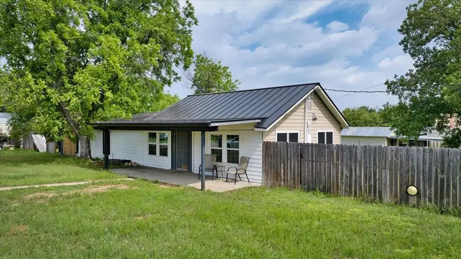 510 Bryan Ave, Mason, TX 76856 - #2