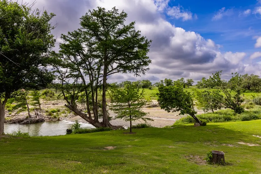 121 Simpson Rd, Comfort, TX 78013 - #2