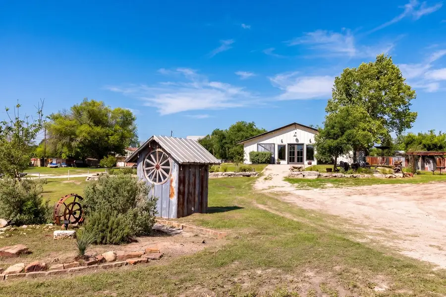 121 Simpson Rd, Comfort, TX 78013 - #3