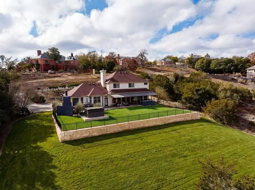 508 Highlands Dr, Kerrville, TX 78028 - #1