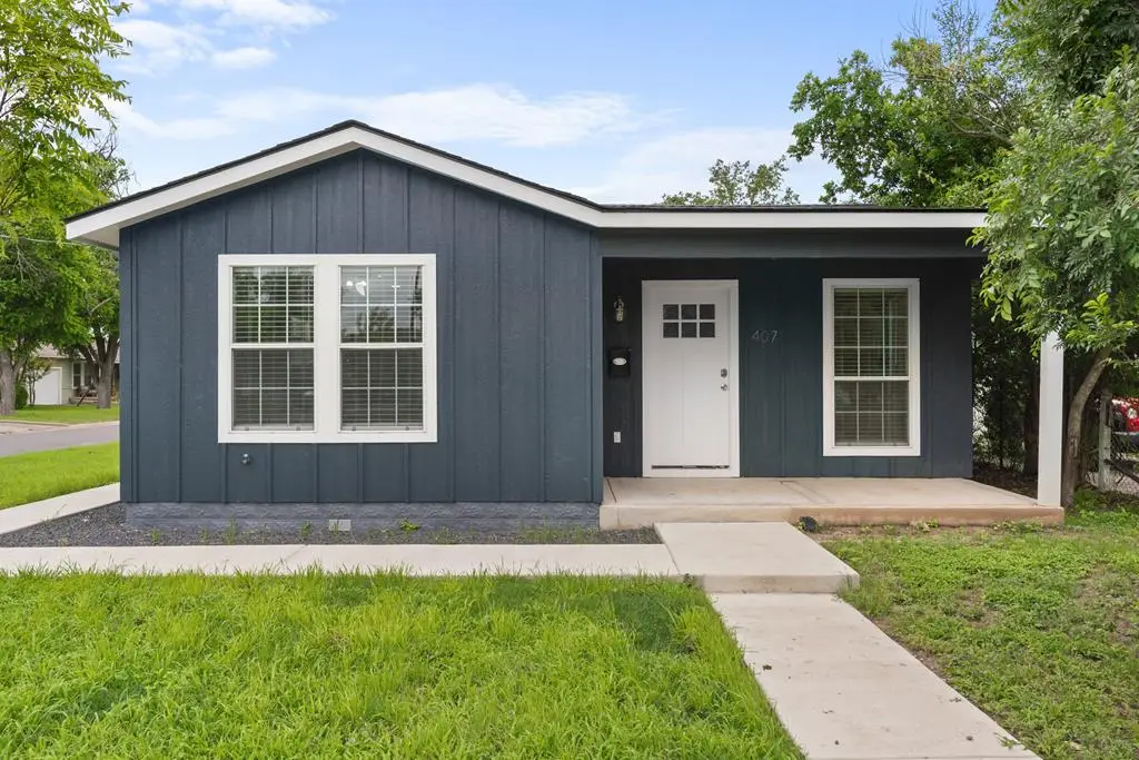 407 Stephen St, Kerrville, TX 78028 - #1