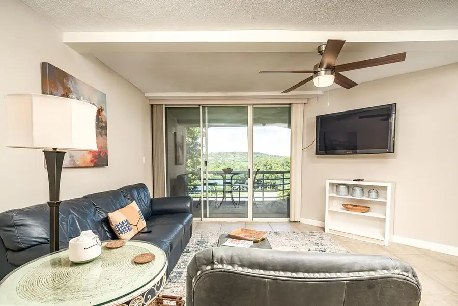1000 Guadalupe St, Kerrville, TX 78028 - #3