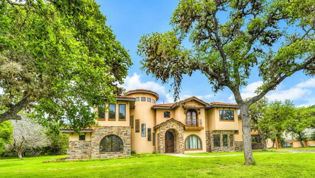 200 Skippin Stone Ln, Concan, TX 78838 - #1