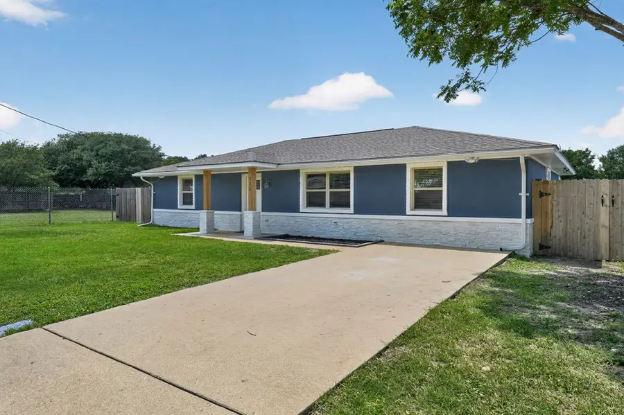 111 Fawn Run, Kerrville, TX 78028 - #3