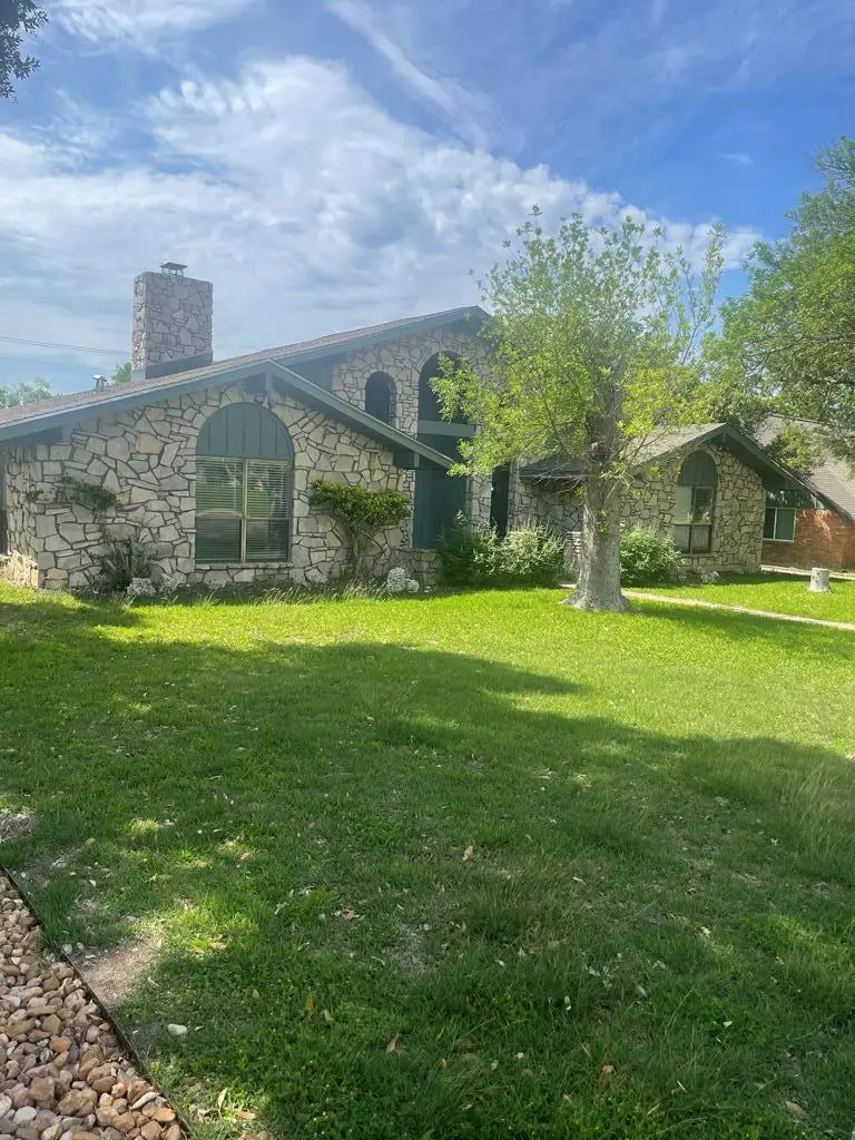 203 Coronado Dr, Kerrville, TX 78028 - #1