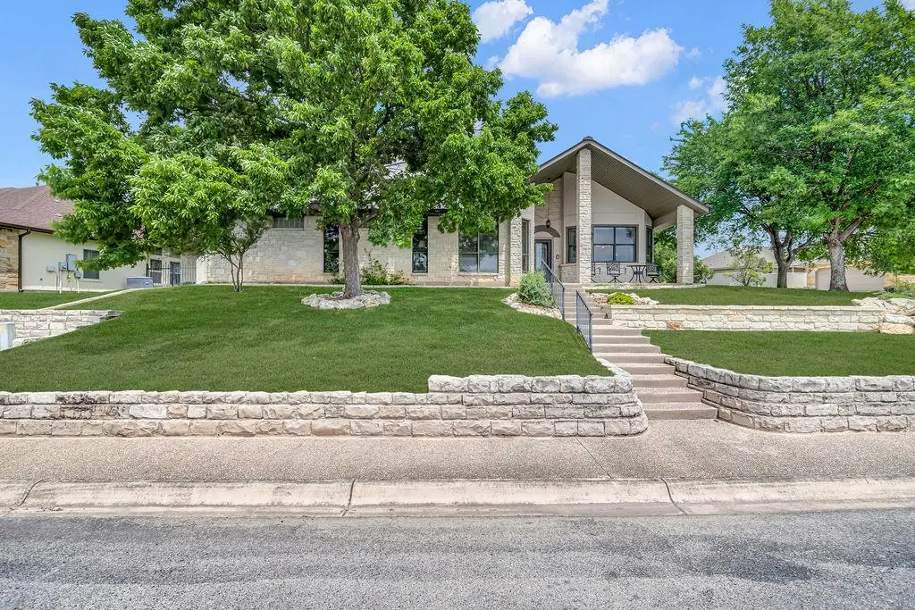 1804 Athens Ave, Kerrville, TX 78028 - #1