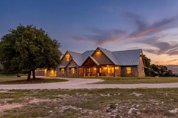 195 Kamira Dr, Kerrville, TX 78028