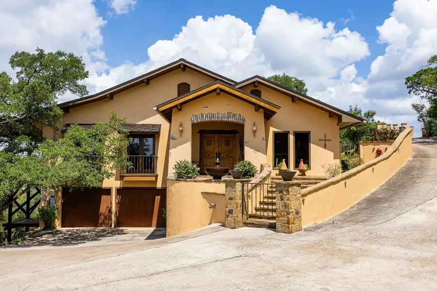 617 Hillside Dr, Kerrville, TX 78028 - #3