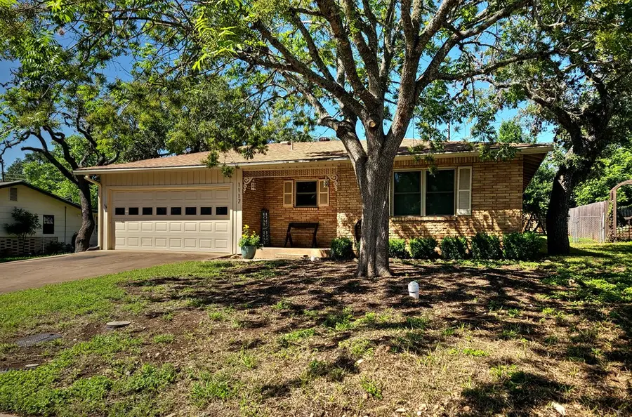 1117 Lake Dr, Kerrville, TX 78028 - #2
