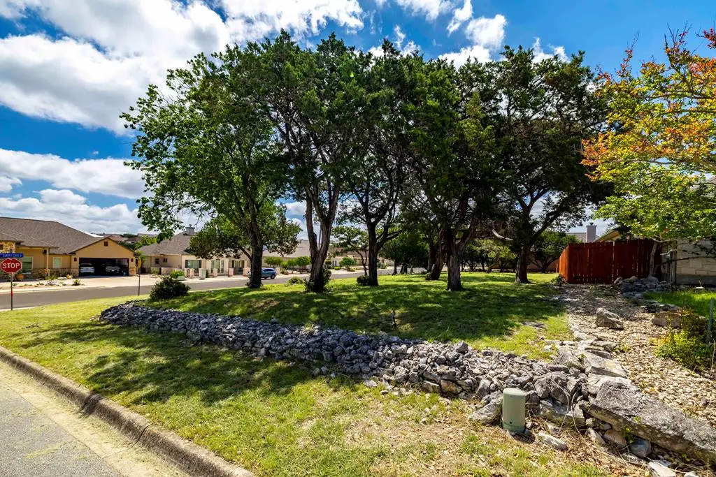 1929 Summit Top Dr, Kerrville, TX 78028 - #1