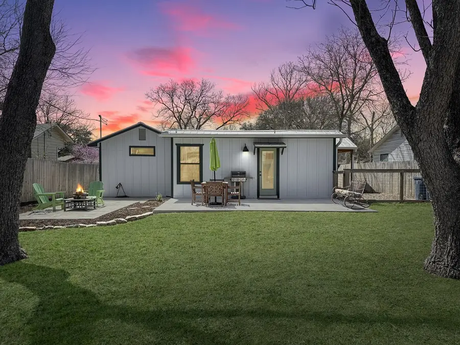 606 Harper St, Kerrville, TX 78028 - #2