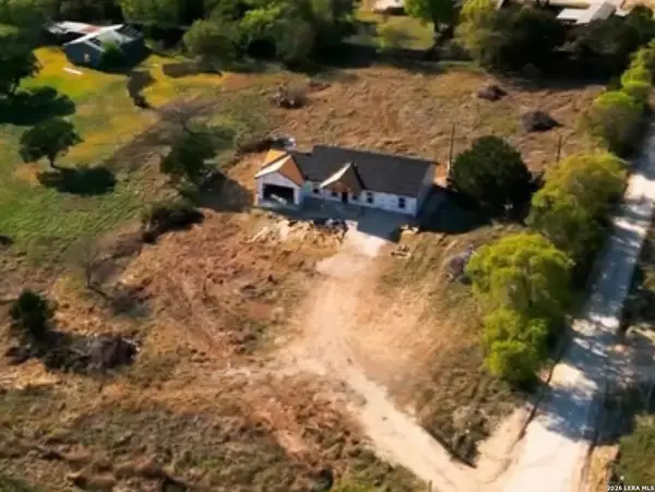 106 Valley Oaks, Kerrville, TX 78028