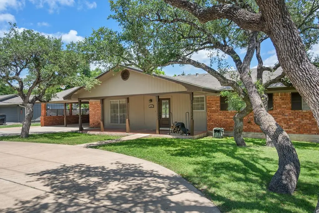 117 N West Lane, Kerrville, TX 78028 - #1