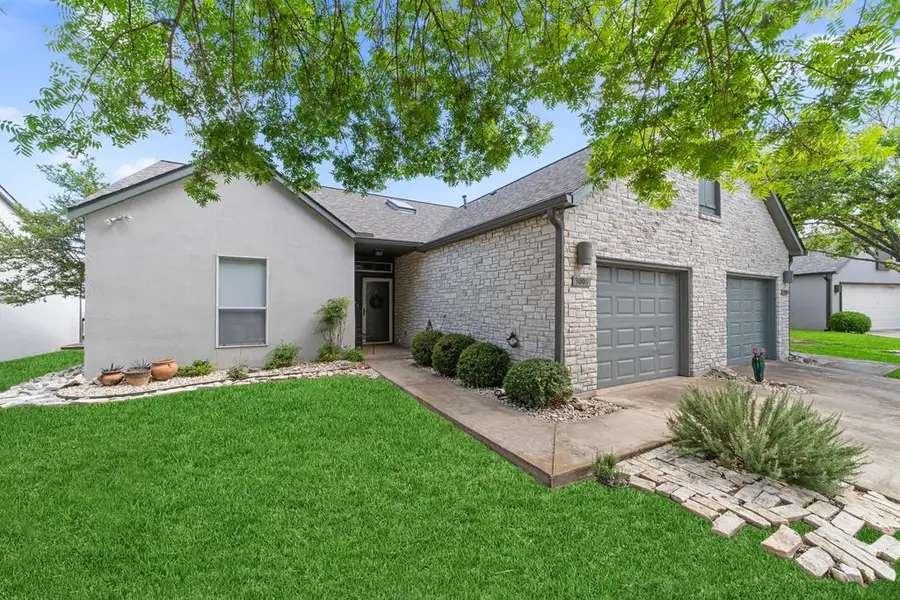 1008 Edinburgh, Kerrville, TX 78028 - #2