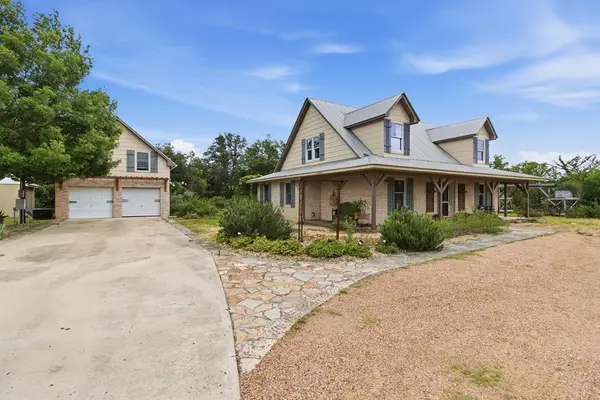 1275 Lacey Dr, Bandera, TX 78003