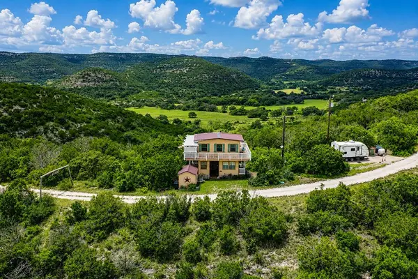 982 Sky View Lane, Camp Wood, TX 78833