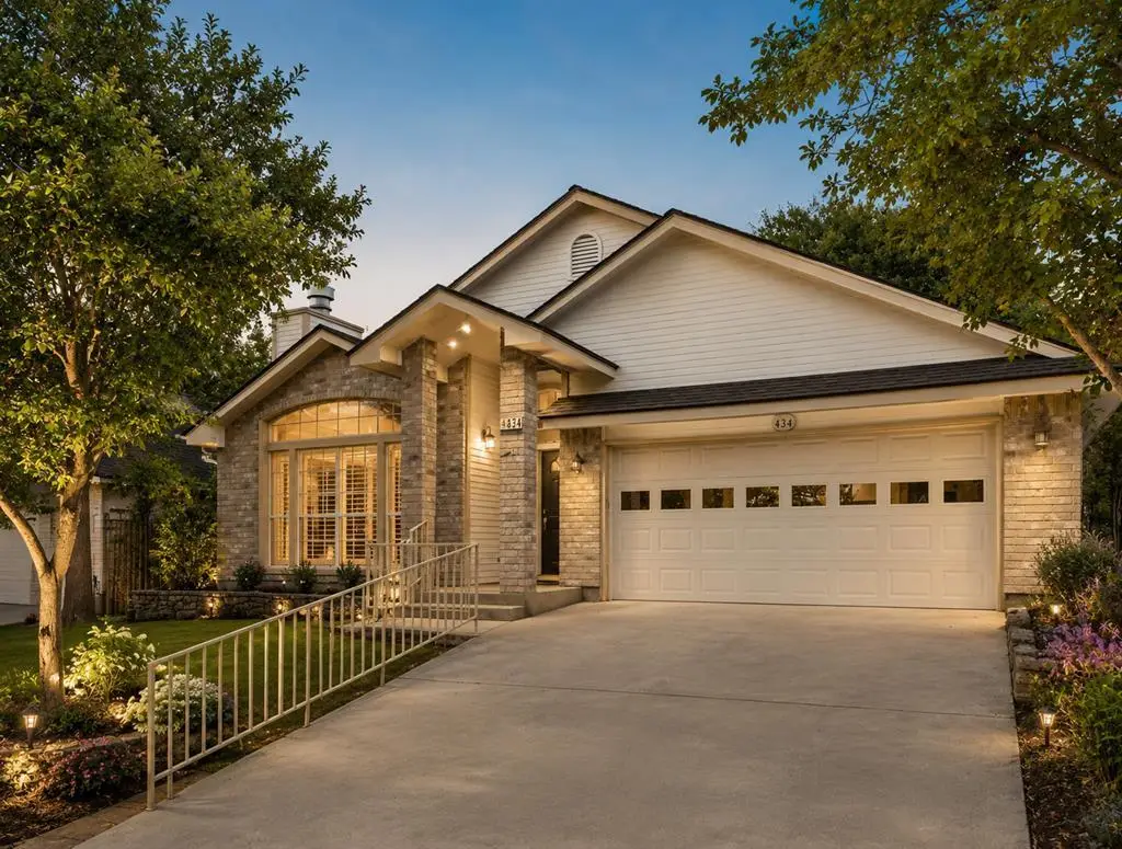 434 Vicksburg Ave, Kerrville, TX 78028 - #1