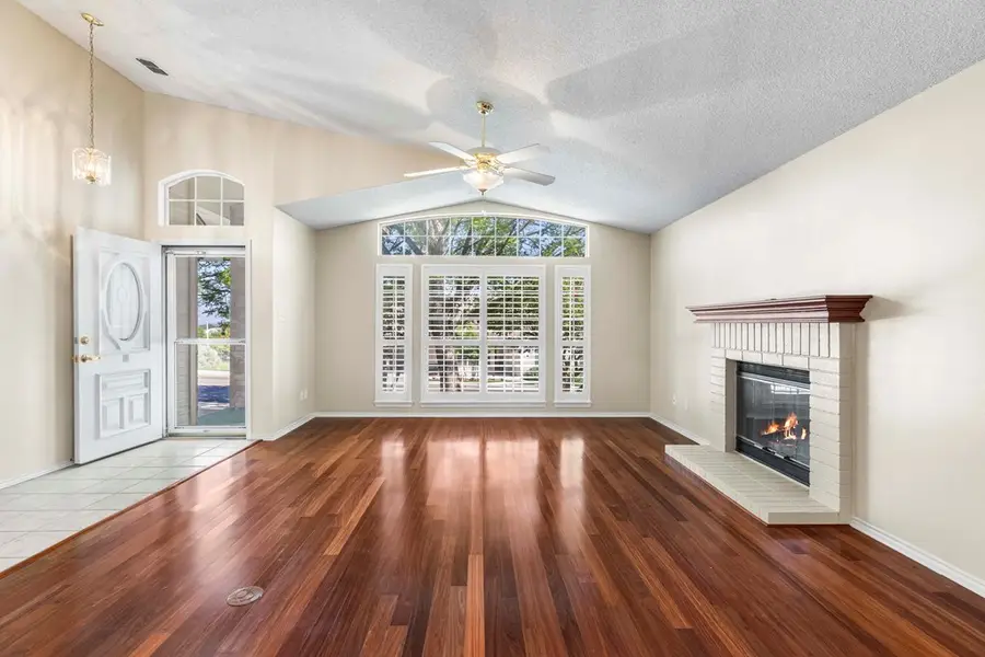 434 Vicksburg Ave, Kerrville, TX 78028 - #2