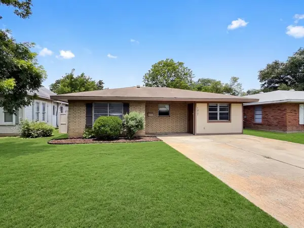1217 Park St, Kerrville, TX 78028