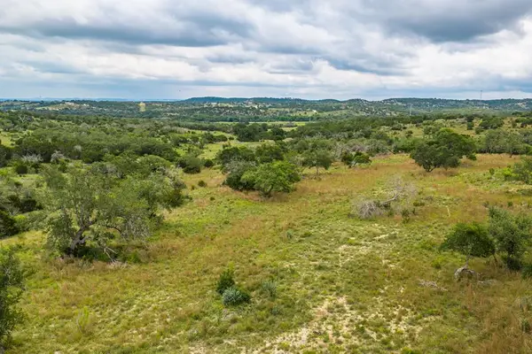 122 E Masons Path, Kerrville, TX 78028