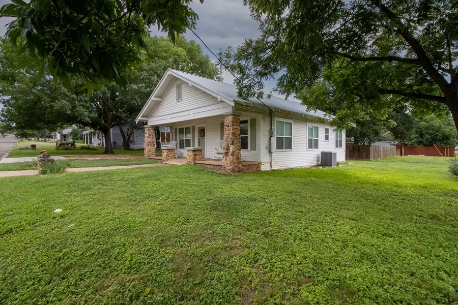 968 Wheless Ave, Kerrville, TX 78028 - #2