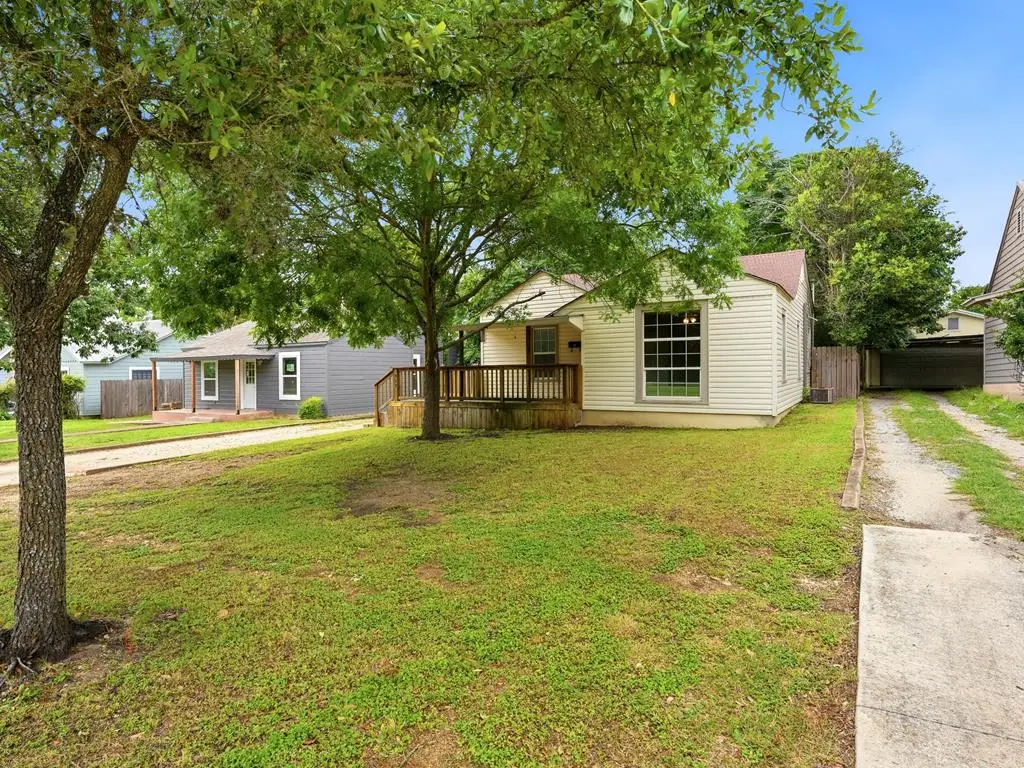 929 Golf St, Kerrville, TX 78028 - #1