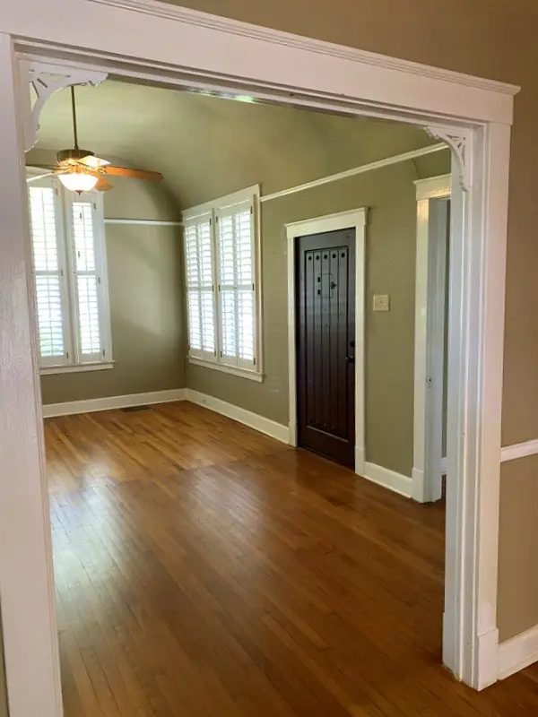 705 W Main St, Kerrville, TX 78028 - #3