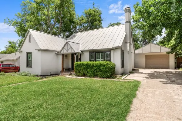925 Prescott St, Kerrville, TX 78028 - #2
