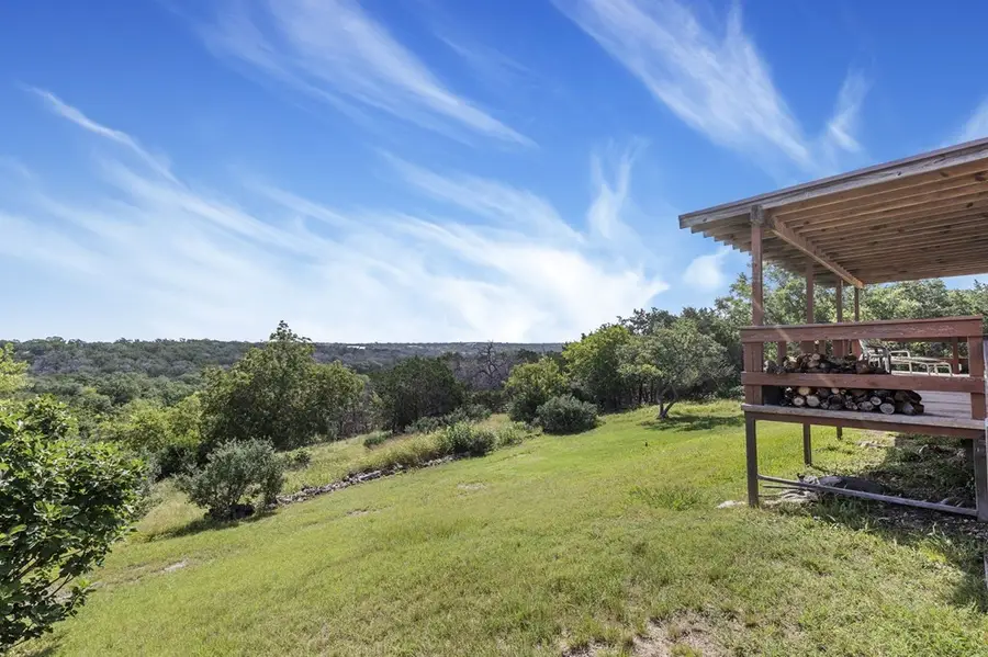 349 N Vine St, Kerrville, TX 78028 - #2