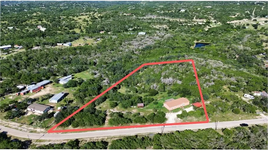 349 N Vine St, Kerrville, TX 78028 - #3