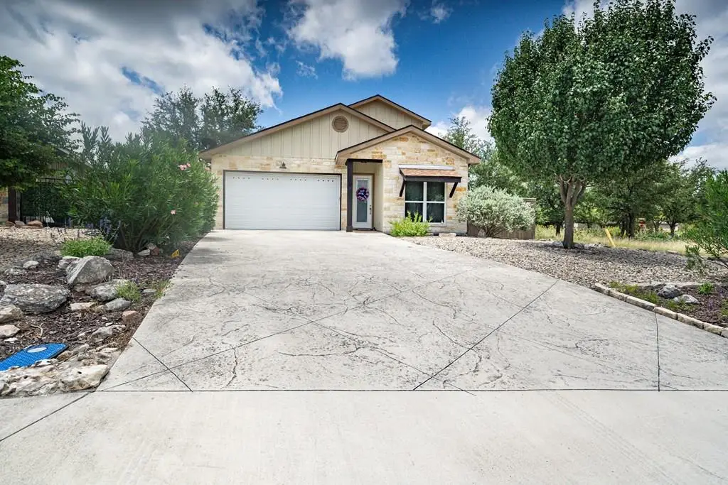 1004 Creswell Ln, Kerrville, TX 78028 - #1
