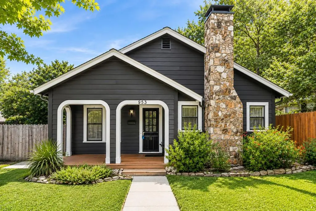 953 Myrta St, Kerrville, TX 78028 - #1