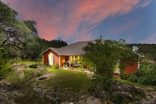 126 E Madrone Ridge, Comfort, TX 78013