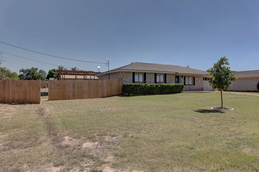 69 Quail Run, Harper, TX 78631 - #2