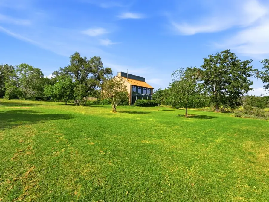 213 Cardinal Ln, Fredericksburg, TX 78624 - #2