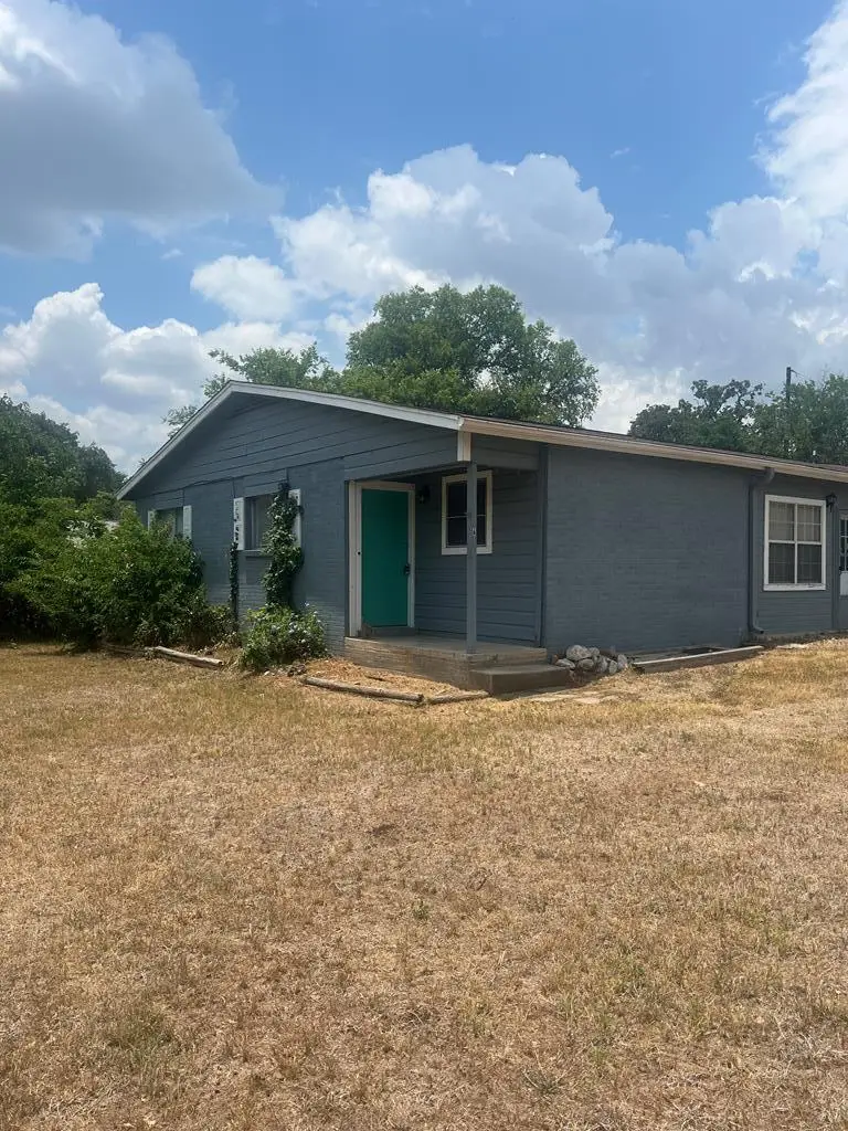 100-A Hilltop Dr, Kerrville, TX 78028 - #1