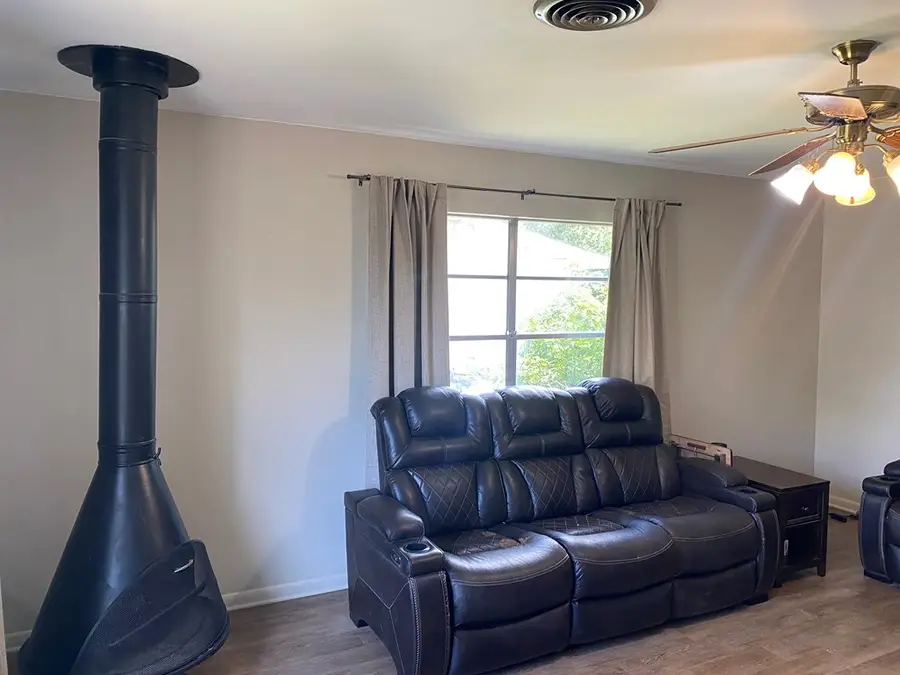 421 Lake Dr, Kerrville, TX 78028 - #2