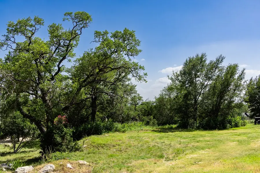 1010 Comanche Hills Dr, Kerrville, TX 78028 - #2