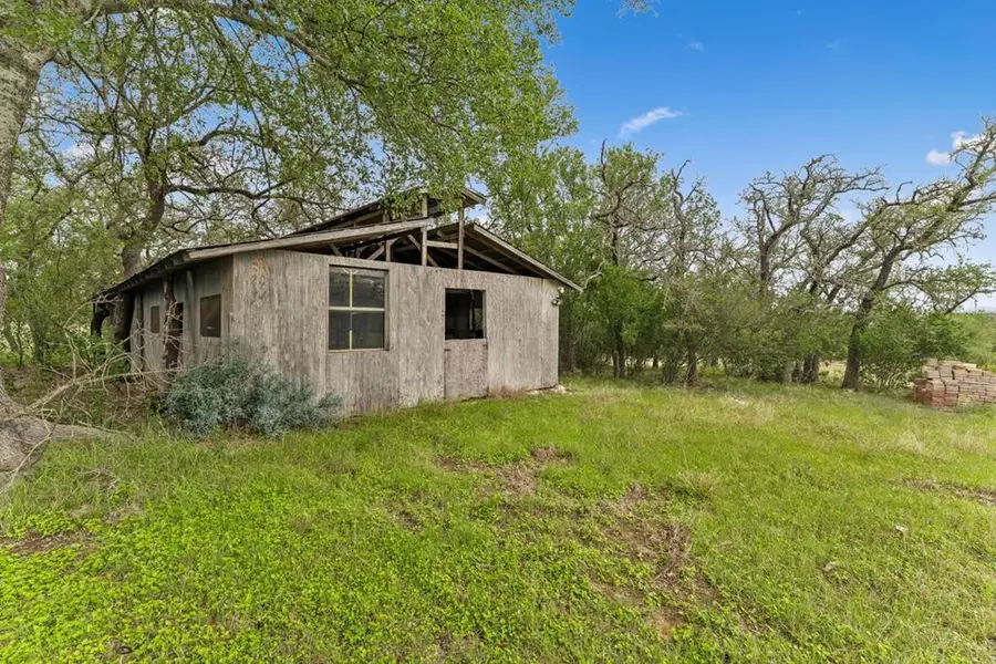997 G W Edwards, Pipe Creek, TX 78063 - #2