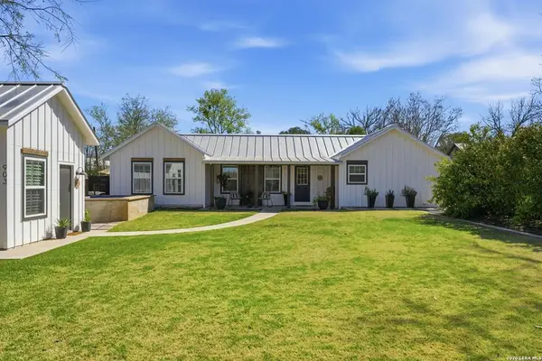 903 Front, Comfort, TX 78013