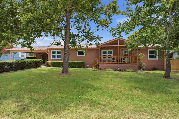 118 S Cedar Dr, Ingram, TX 78025